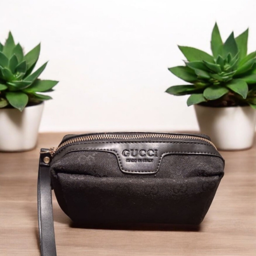 Vintage Gucci Black Leather Pouch Toiletry/ Make Up Bag Wristlet Unisex